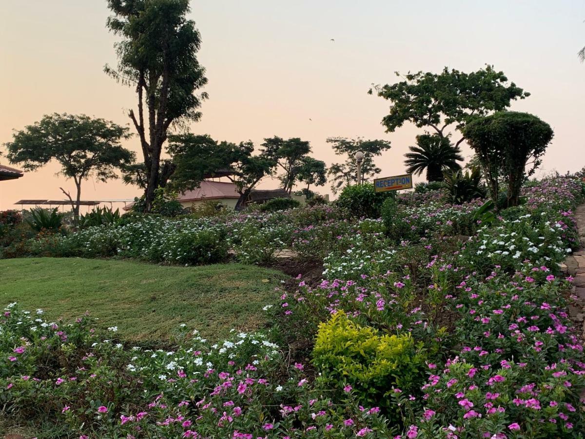 Samuka Island Retreat Villa Jinja Exteriör bild