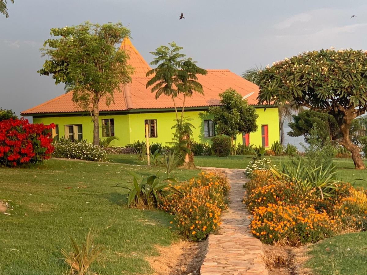 Samuka Island Retreat Villa Jinja Exteriör bild