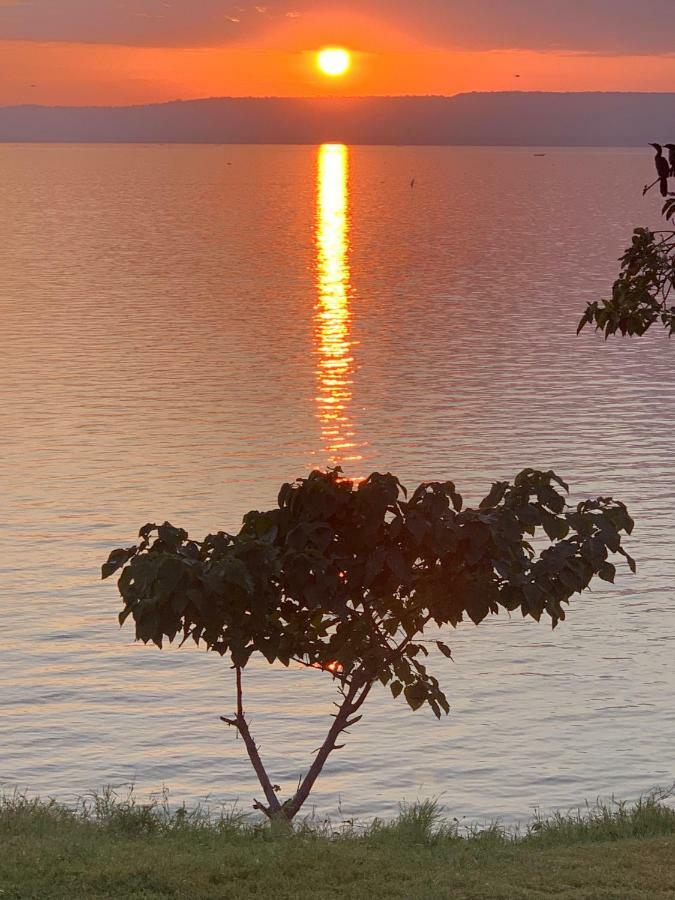 Samuka Island Retreat Villa Jinja Exteriör bild